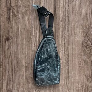 Black Textured women’s Crossbody Bag